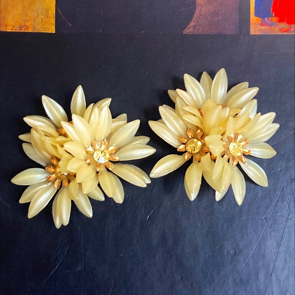 Perk up your ears with 60s Coro plastic daisy earrings